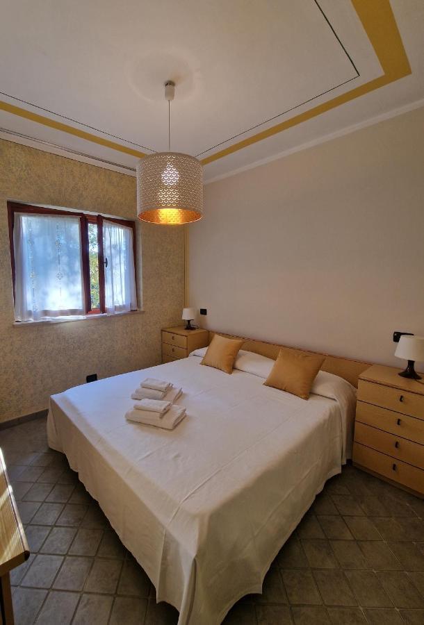 Ferienwohnung Casa Vittoria Sirmione Punta Gro Con Piscina Exterior foto